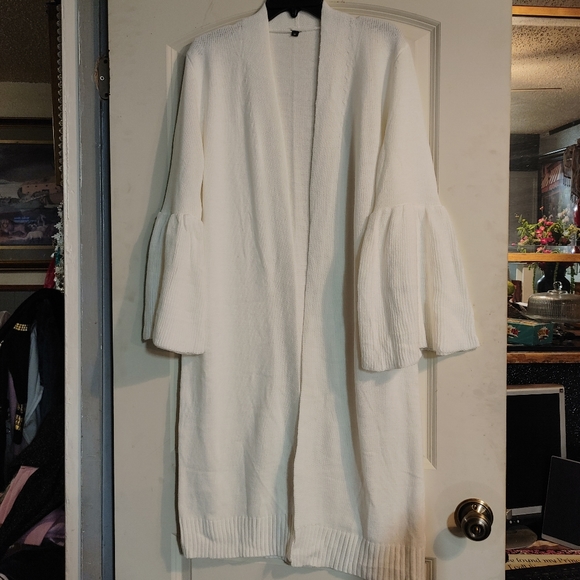 NWOT Sweater Winter White Size M - Picture 12 of 13